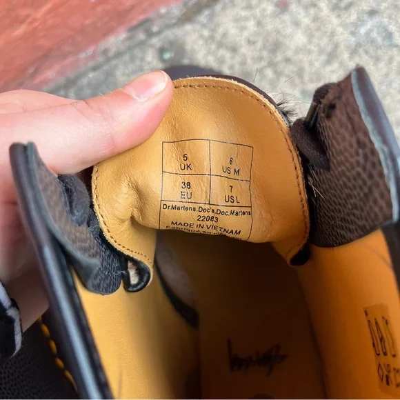 Dr. Martens x Stussy 1460 Leopard 8-Eyelet Boot - Picture 8 of 9